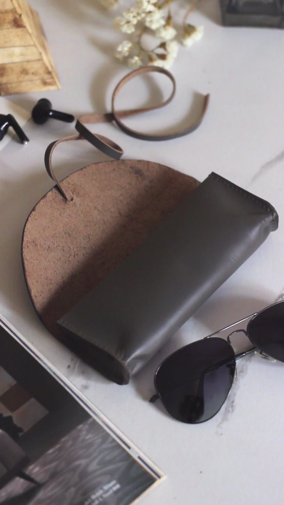 NEW SEAN JOHN LEATHER HARD EYEGLASSES SUNGLASSES CASE - NK Industries LTD